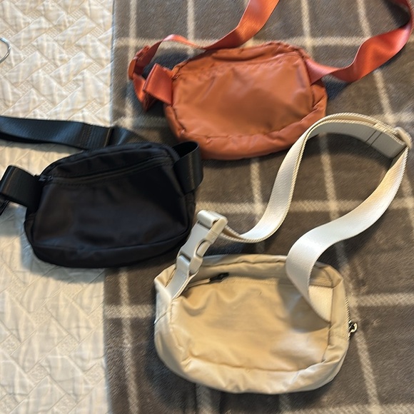 Lot of 3 Stylish Crossbody Belt Bag Set - Picture 2 of 2